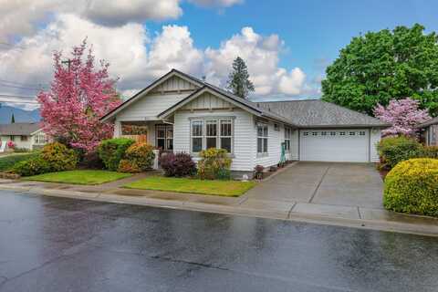 901 Schaefers Lane, Grants Pass, OR 97526