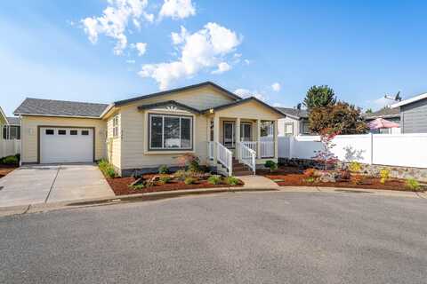 325 Winston Drive, Grants Pass, OR 97526