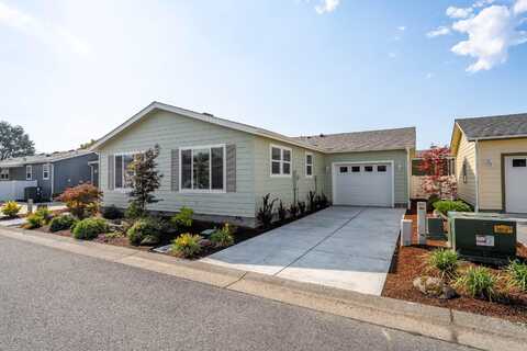 313 Winston Drive, Grants Pass, OR 97526