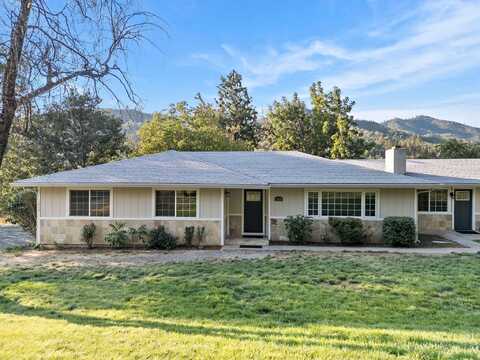 1913 Wards Creek Road, Rogue River, OR 97537