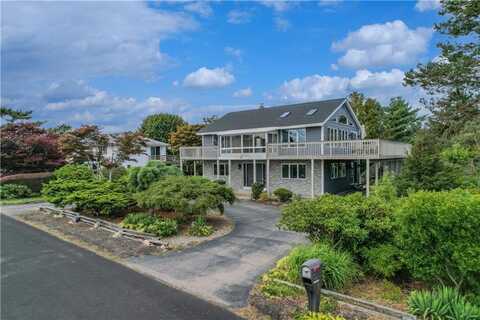 27 Foster Lane, Narragansett, RI 02882