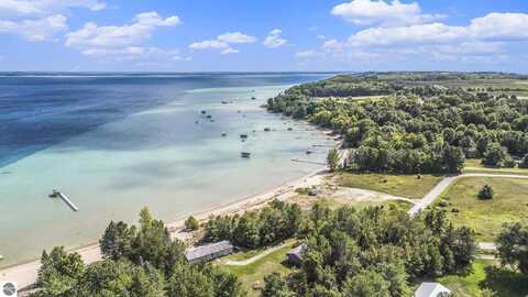 18680 Mission Road, Traverse City, MI 49686