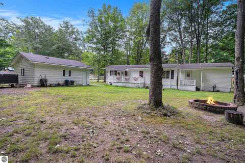 4181 NE Sands Park Drive, Kalkaska, MI 49646