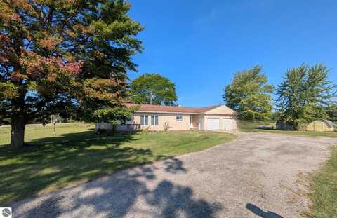 530 Michelson Road, Houghton Lake, MI 48629