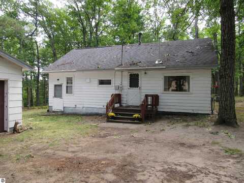 2520 Oak Street, National City, MI 48748