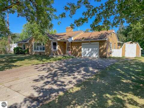 306 W Adams Street, Coleman, MI 48618