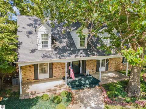 511 Fairlane Drive, Alma, MI 48801