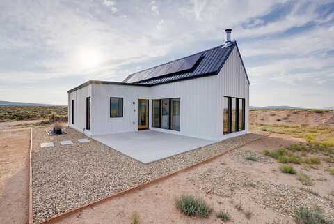 12 Quonset Way, Carson, NM 87517