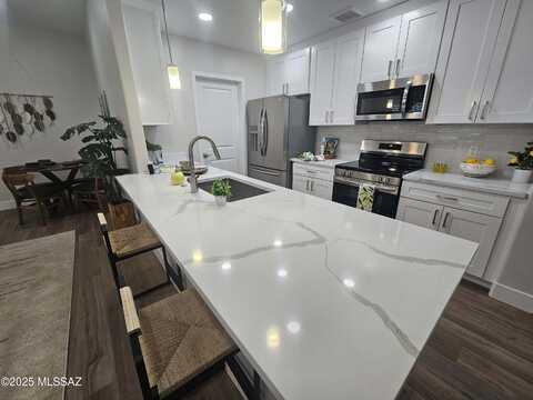 2020 E River Road, Tucson, AZ 85718