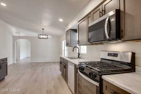 7342 N Cherokee Pony Trail, Tucson, AZ 85743