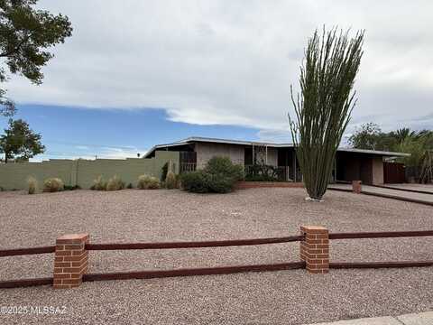 6950 E Hawthorne Street, Tucson, AZ 85710