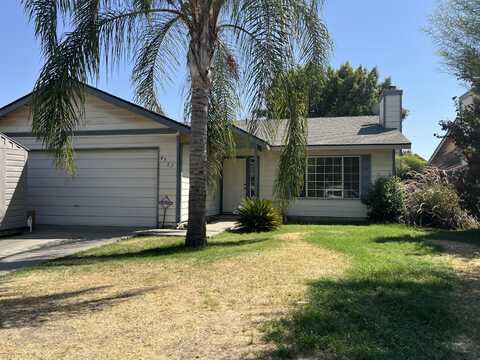 4527 W Iris Avenue, Visalia, CA 93277