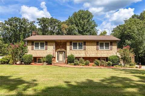 372 Comanche Drive, Advance, NC 27006