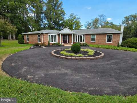215 GRAVEL HILL ROAD, HUNTINGDON VALLEY, PA 19006