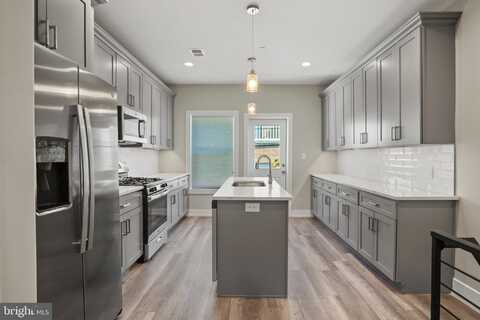 725 EMILY STREET, PHILADELPHIA, PA 19148