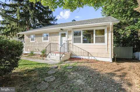 914 LAKEWOOD DRIVE, HARRISBURG, PA 17109