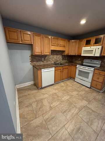 902 SWEDE STREET, NORRISTOWN, PA 19401