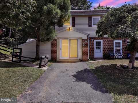 1212 DEER RUN, READING, PA 19606
