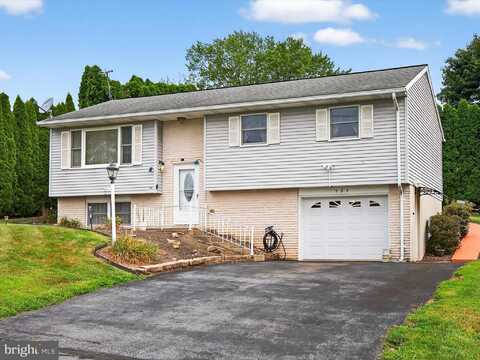 585 CHERRY STREET, LEBANON, PA 17046