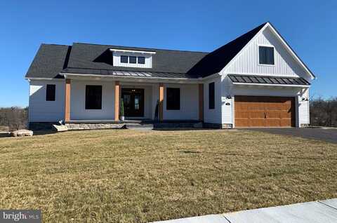 111 ONYX DRIVE, HANOVER, PA 17331