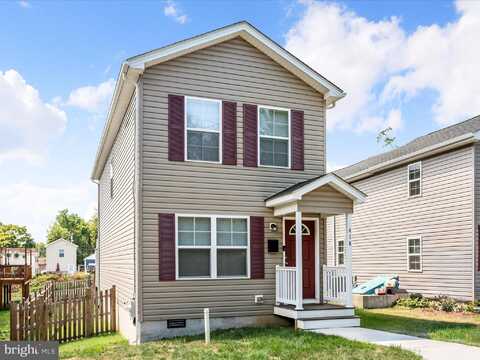 418 S CHARLES STREET, CHARLES TOWN, WV 25414