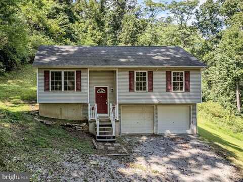 809 MAVERICK TRAIL, HEDGESVILLE, WV 25427
