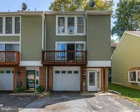 810 JOAN TC, READING, PA 19611