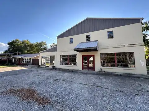 233 Rugby Ave, Jamestown, TN 38556