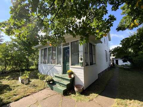 213 E Peck, Negaunee, MI 49866