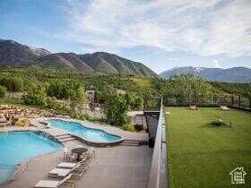 1074 S Loafer DR, Washington, UT 84653