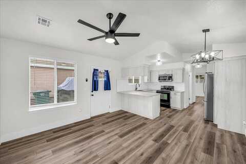4400 W State, Hurricane, UT 84737