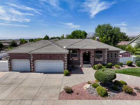 765 Country Place CT, Santa Clara, UT 84765