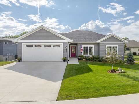 615 Melendy Lane, Cedar Falls, IA 50613