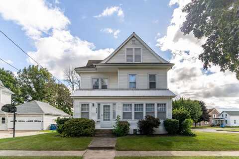 808 7th Street, Grundy Center, IA 50638
