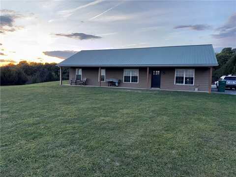 124 Venango Rd, Venango, PA 16020