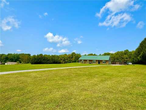 124 Venango Rd, Venango, PA 16020