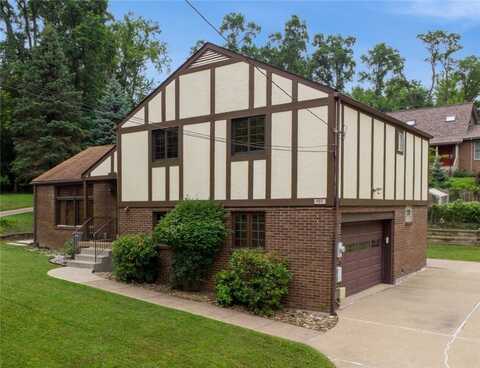 982 Braddock Rd, Hillsboro, PA 15221