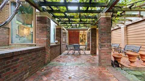 134 W Lyndhurst Drive, Squirrel Hill, PA 15206