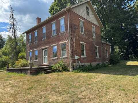 828 Brownhome Rd, New Castle, PA 16101