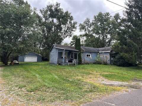 414 E Prairie St, Harrisville, PA 16038