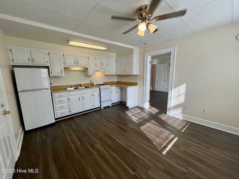 1221 Carolina Avenue, Elizabeth City, NC 27909