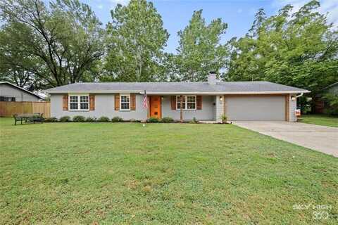 1004 NE 2nd ST, Bentonville, AR 72712