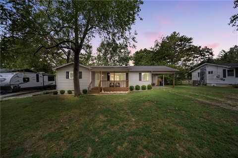 410 McCormick ST, Prairie Grove, AR 72753
