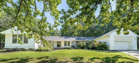 1500 N CANTERBURY RD, Fayetteville, AR 72701