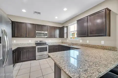 2049 N 77TH Drive, Phoenix, AZ 85035