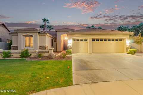 563 W BLUEJAY Drive, Chandler, AZ 85286