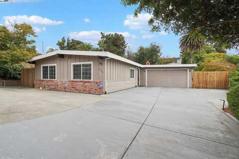 636 Pebble Dr, El Sobrante, CA 94803