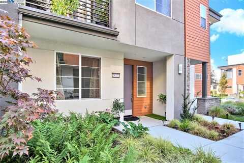 29322 Hub Ln, Hayward, CA 94544