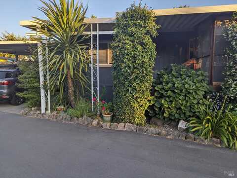 8034 Cliffrose Street, Windsor, CA 95492