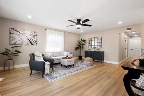 242 Arbor Street, Vacaville, CA 95688